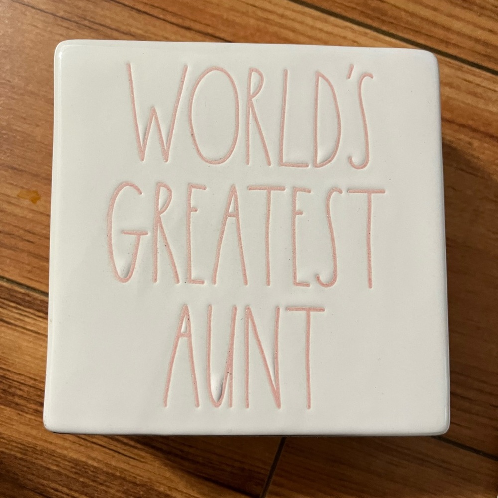 World's Greatest Aunt Ceramic Accent Tile - White with Pink Lettering
